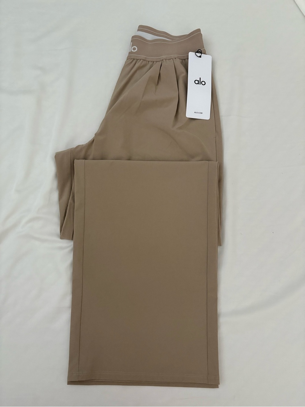 ALO Yoga suit up trousers gravel size xs BNWT - Picture 8 of 8